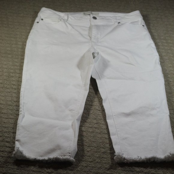Cato Est 1946 Size 14 Hi-Rise White Raw Hem Jeans - Picture 1 of 5